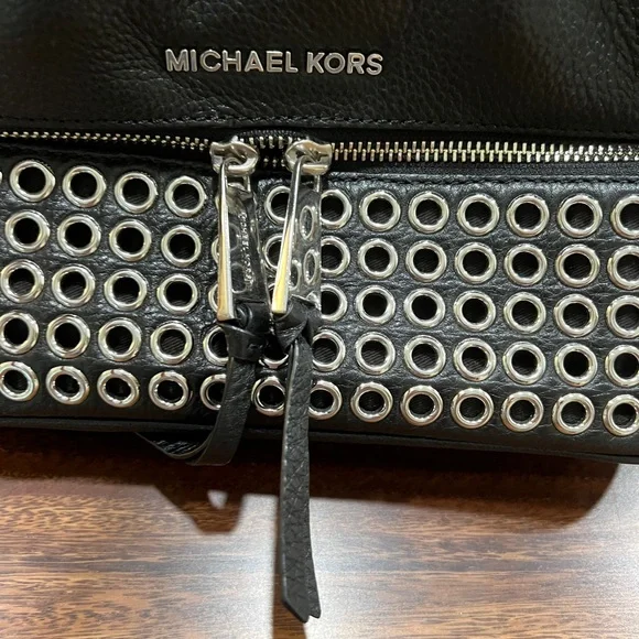 Michael Kors medium backpack - Picture 2 of 12